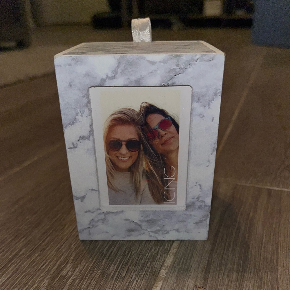 Icing photo storage box